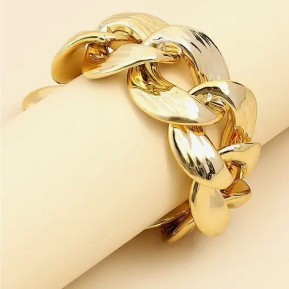 Gold Chunky Chain Bracelet - Picture 1 of 2